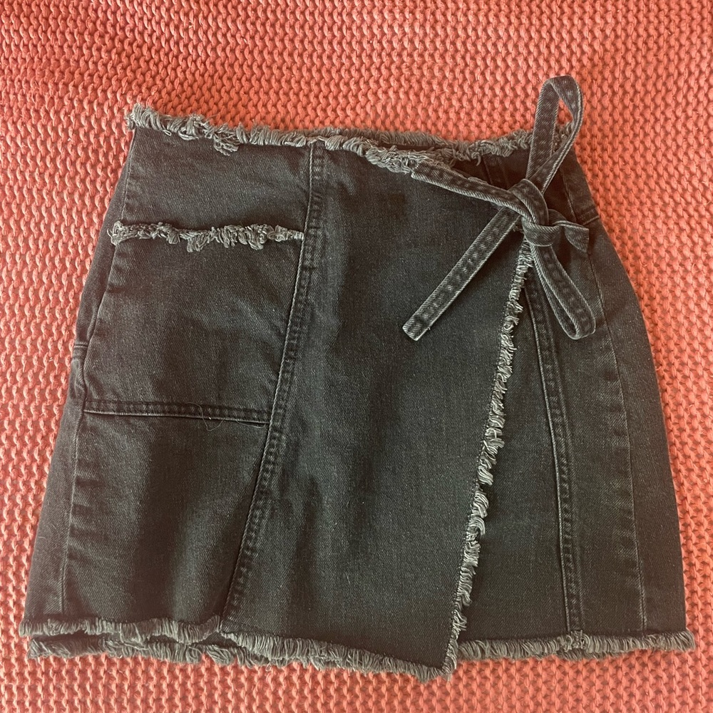 Urban Outfitters Black Denim Frayed wrap skirt Size Medium